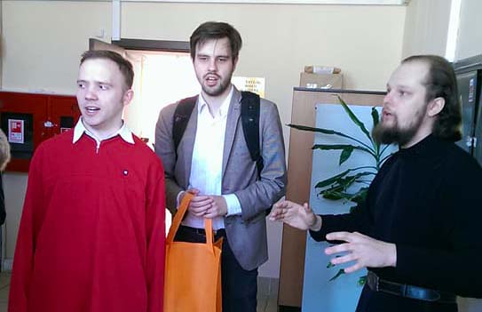 Учащиеся Николо-Угрешской семинарии поздравили с праздником Пасхи пациентов больницы св. кн. Владимира