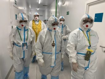 Владыка Пантелеимон посетил инфекционную клиническую больницу 2